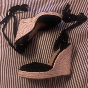 Steve Madden Wrap Around Wedges